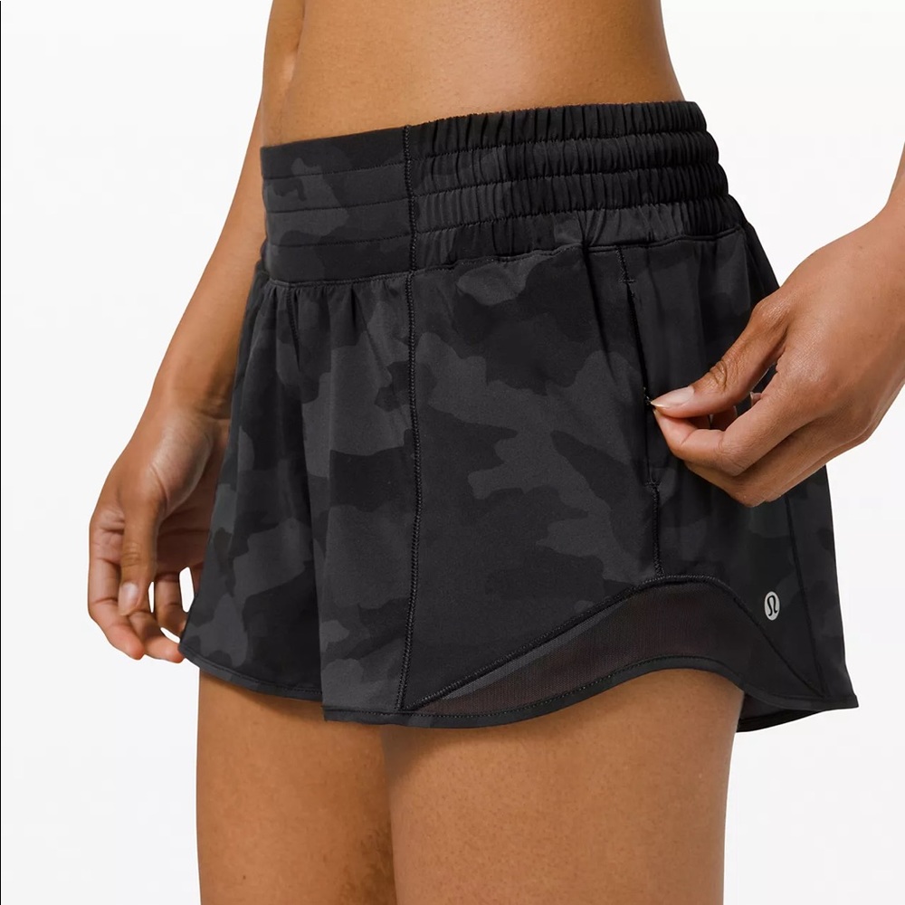 Hotty Loe High-Rise Lined Short 2.5 Black Camo!! New with tag!